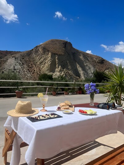 Country House 'La Rosita Alojamiento Rural' with Mountain View, Wi-Fi and Air Conditioning