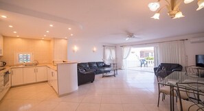 TV, fireplace, DVD player, ping pong - Vacation Villa 'Spacious 3-bedroom Beach Bungalow' with Sea View and Air Conditioning (Costa Adeje)