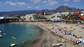 On the beach - Vacation Villa 'Spacious 3-bedroom Beach Bungalow' with Sea View and Air Conditioning (Costa Adeje)