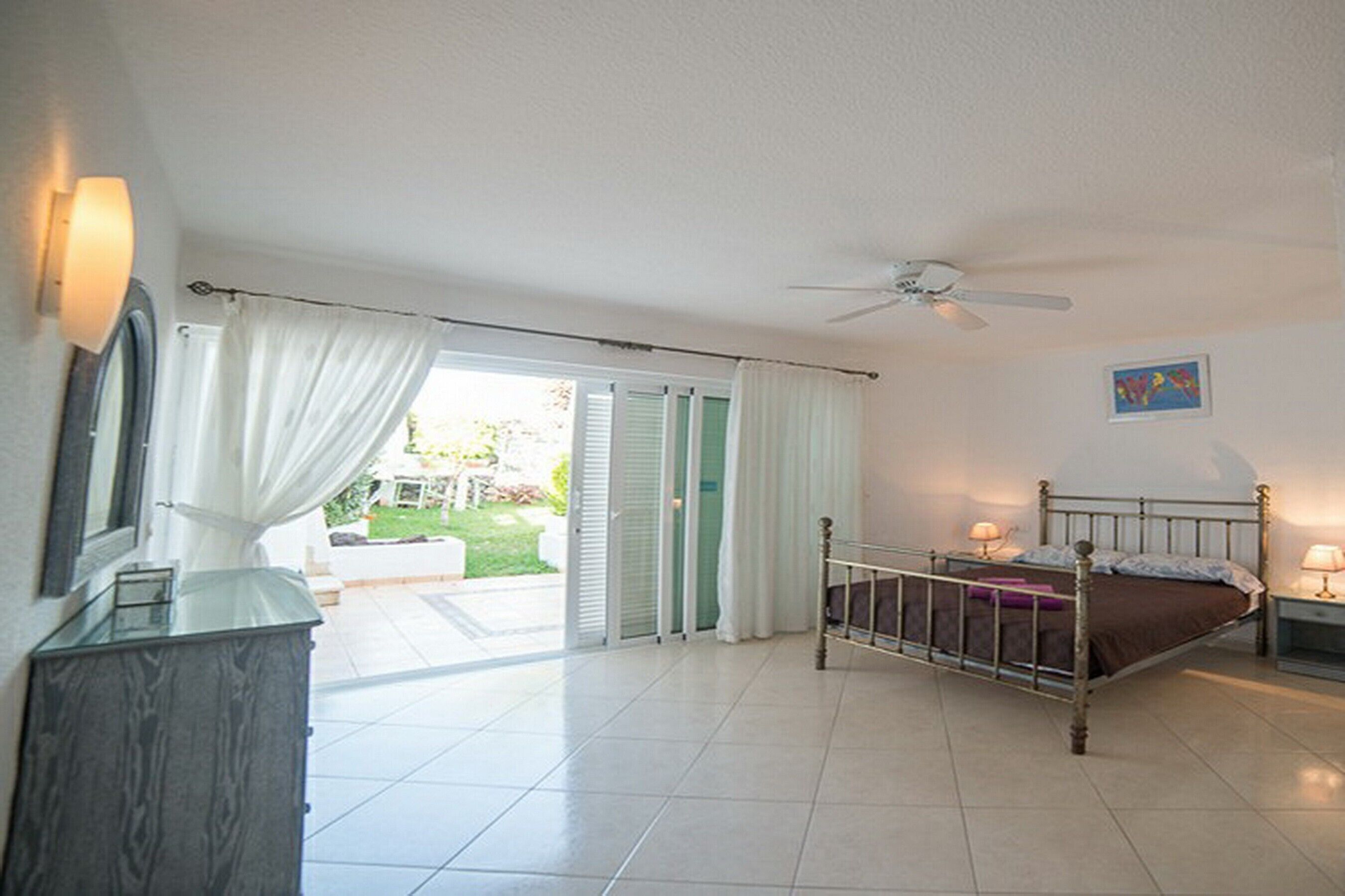 3 chambres, fer et planche à repasser, Wi-Fi gratuit, draps fournis