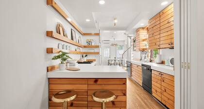 Charming Townhouse in Historic Old Town Alexandria - Perfect for Families and Groups
