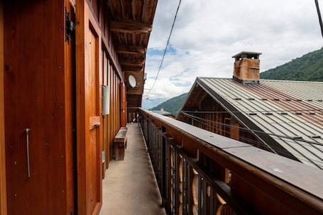 Property grounds. Chalet 'De Charme À La Montagne' with Mountain View, Private Terrace and Wi-Fi