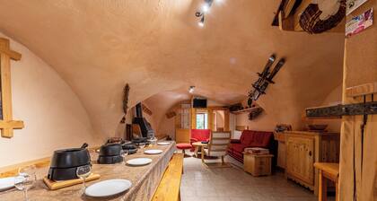 Chalet "De Charme à La Montagne" avec vue sur les montagnes, terrasse privée et Wi-Fi