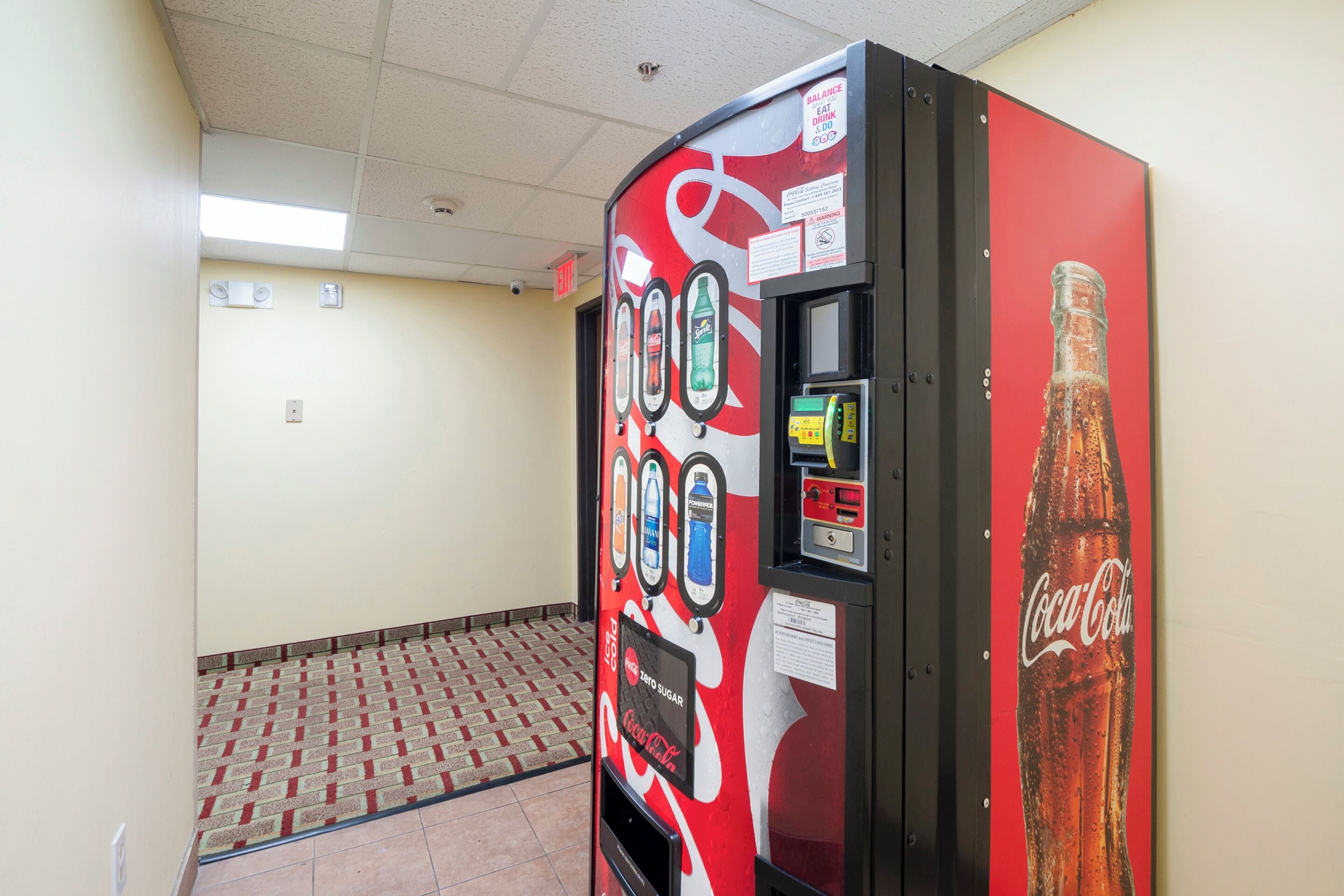 Photo - OYO Townhouse Houston Airport North