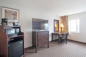 Bureau, fer et planche à repasser, Wi-Fi gratuit, draps fournis