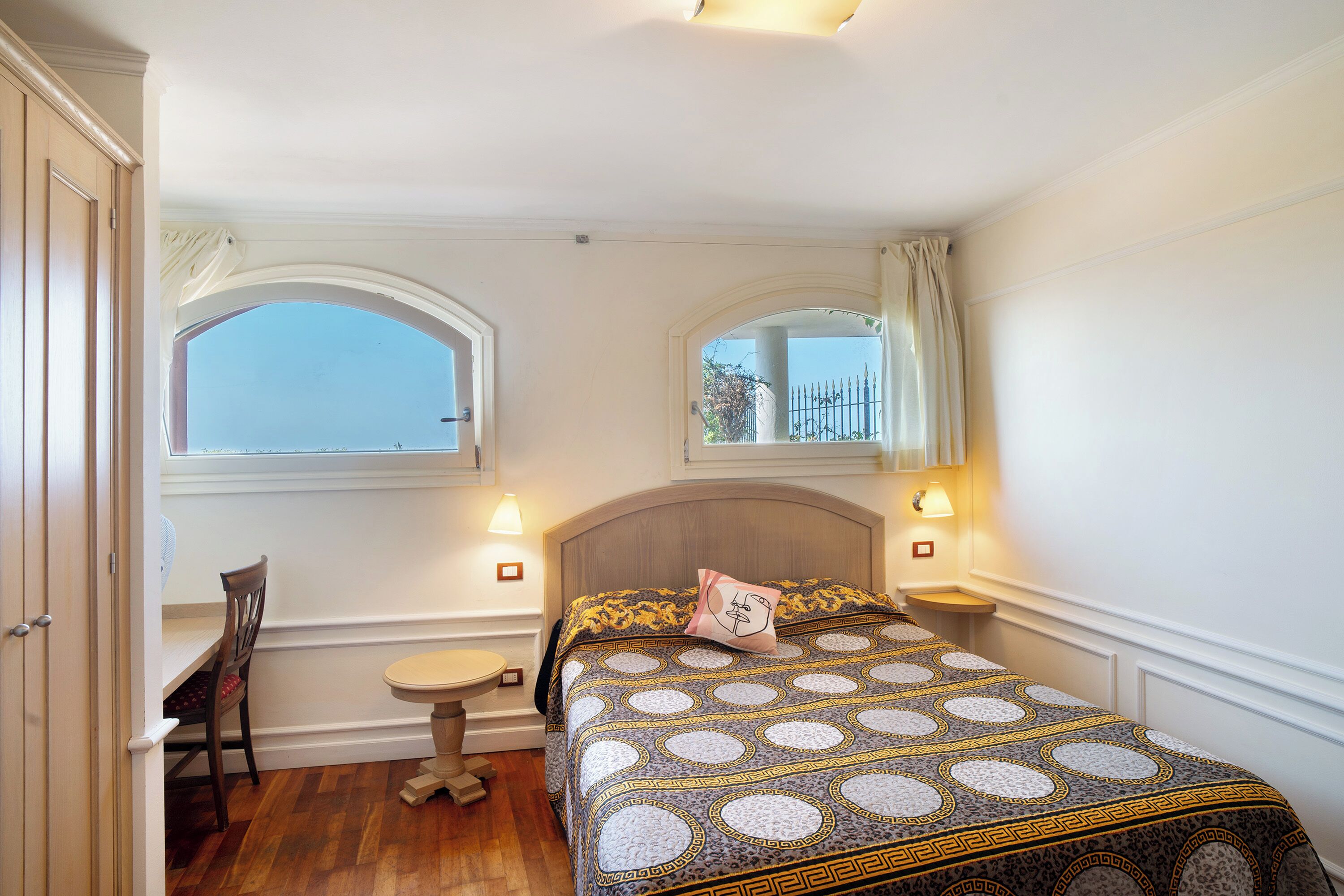 8 camere, ferro/asse da stiro, Wi-Fi gratuito, lenzuola