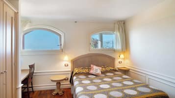 8 chambres, fer et planche Ă  repasser, Wi-Fi gratuit, draps fournis