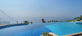 Villa 'Caroleo' with Sea View, Private Pool and Wi-Fi