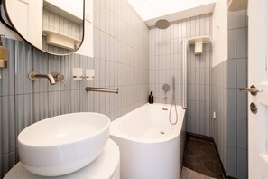 Free toiletries, hair dryer, towels - Appartement Ottomane - Welkeys (Paris)