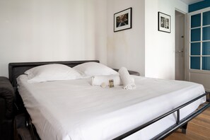 1 chambre, fer et planche à repasser, Wi-Fi, draps fournis