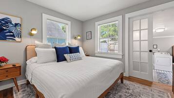 3 bedrooms, iron/ironing board, free WiFi, bed sheets