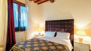 6 bedrooms, free WiFi, bed sheets