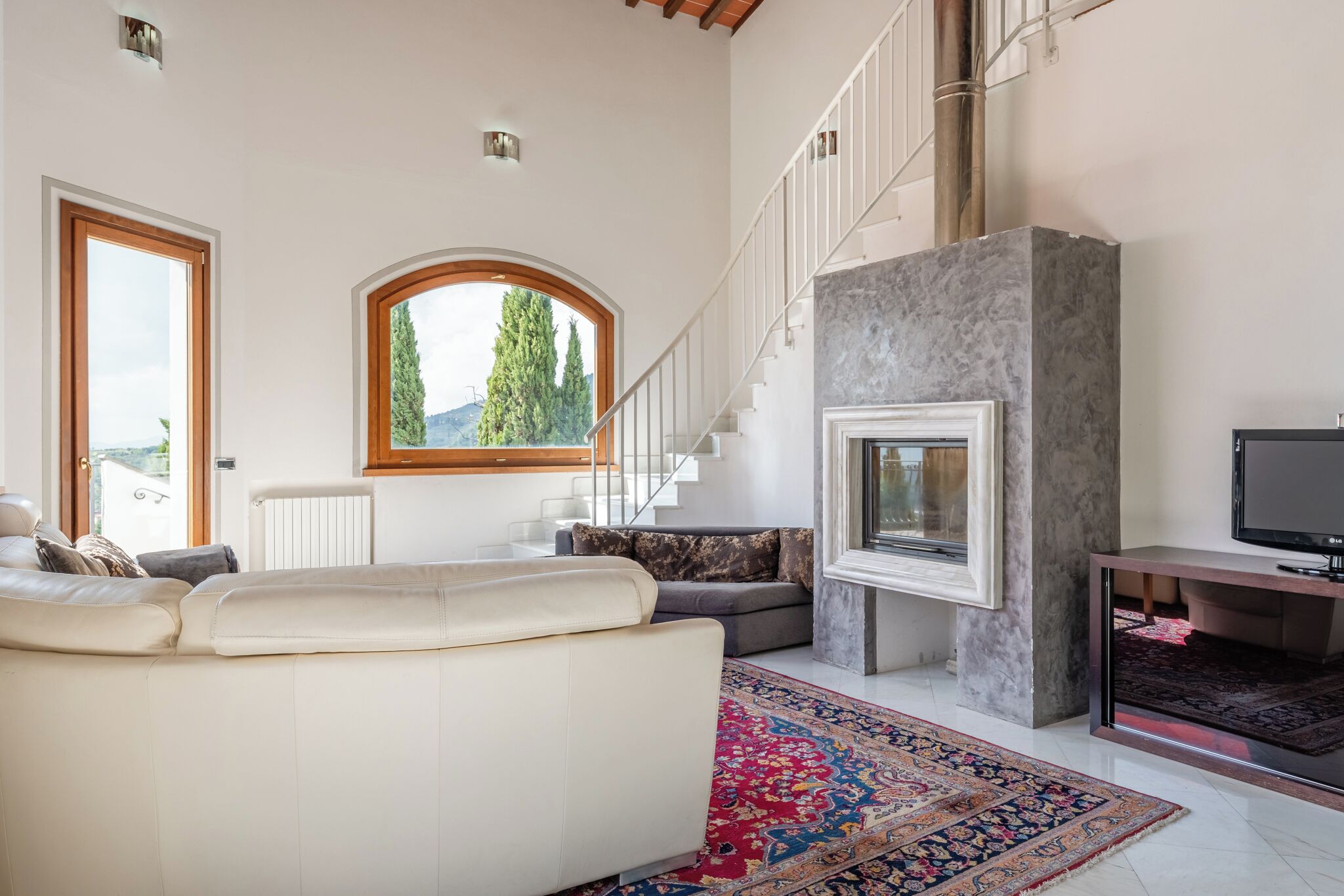 Télévision, cheminée