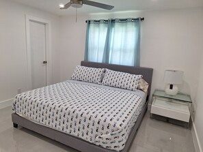 3 chambres, fer et planche à repasser, Wi-Fi, draps fournis