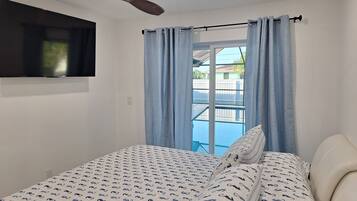 3 bedrooms, iron/ironing board, WiFi, bed sheets