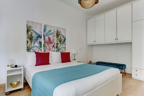 1 habitación, tabla de planchar con plancha, wifi y ropa de cama 