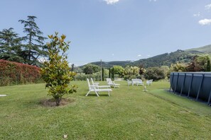 Property grounds - Rustic Villetta with Garden, Pool and Parking (Capannori)