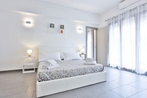 1 habitación, tabla de planchar con plancha, wifi y ropa de cama