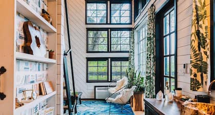 Treetop Hideaways: Wood Lily Treehouse in Chattanooga