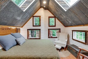 1 bedroom, desk, free WiFi, bed sheets