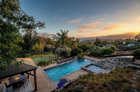 Outdoor pool, a heated pool