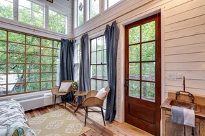 2 Schlafzimmer, Schreibtisch, kostenloses WLAN, Bettwäsche