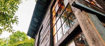 Treetop Hideaways: Luna Loft Treehouse