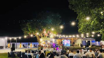 Espace banquet en plein air