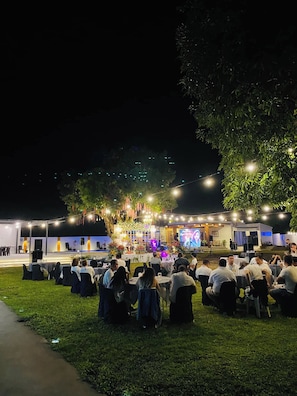 Área para banquetes al aire libre