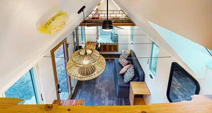 Thainy House, 6-Acre Retreat: Gardiner, ME