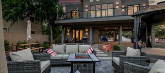 Sedona Cathedral Rock Sanctuary: Luxurious 3BR retreat with Red Rock views.