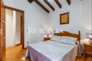 3 bedrooms, iron/ironing board