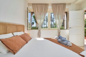 2 bedrooms, free WiFi, bed sheets - Apartment 'Rosa Náutica La Herradura' with Shared Pool and Wi-Fi (Almuñécar)