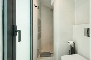 Shower, towels