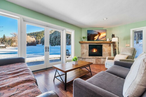 Cozy Secluded EagleVail 2BD/2BA On Golf Course