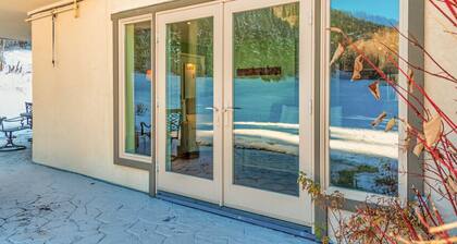 Cozy Secluded EagleVail 2BD/2BA On Golf Course