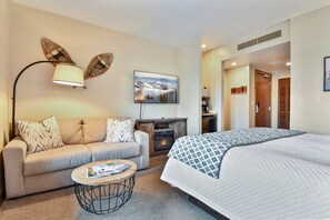 1 slaapkamer, een strijkplank/strijkijzer, gratis wifi, beddengoed