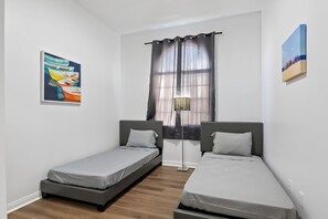 4 Schlafzimmer, Bügeleisen/Bügelbrett, WLAN, Bettwäsche