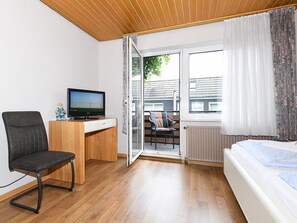 Unclassified image, 4 of 12, button - Apartment 03 - Von-Eucken-Weg 21 (Neuharlingersiel)