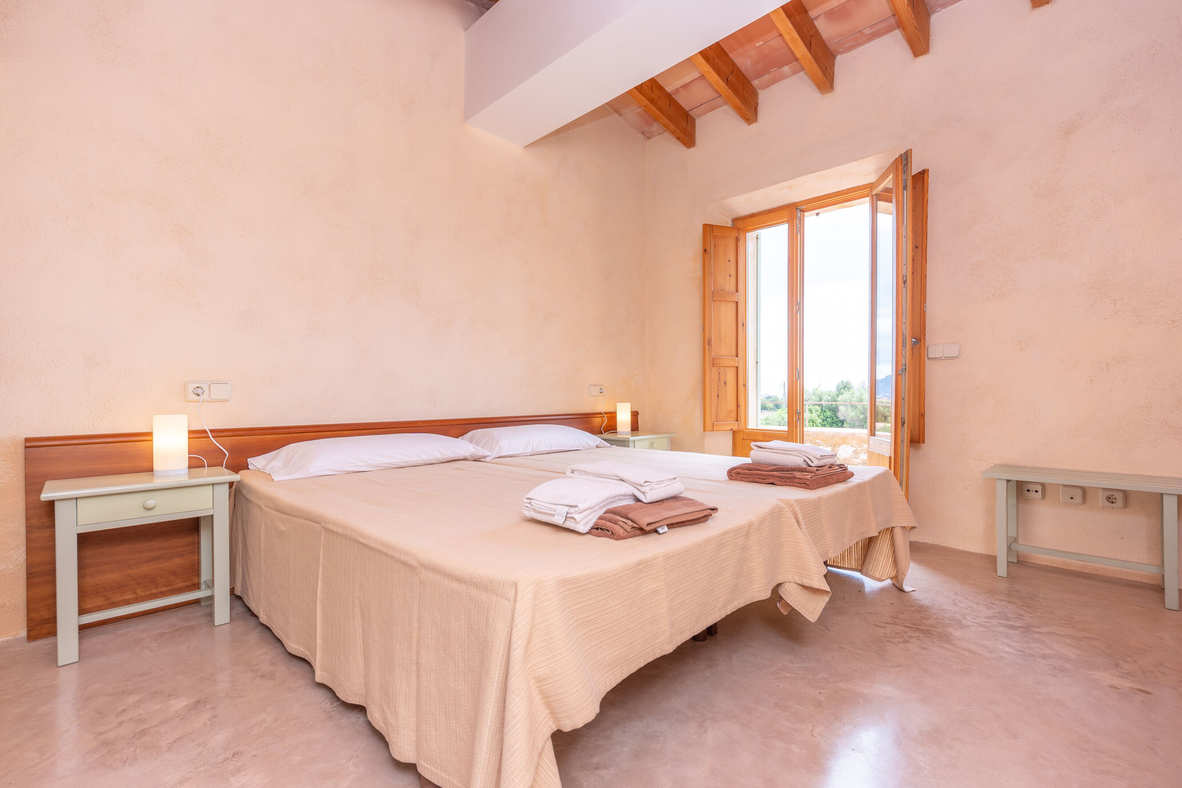 3 chambres, fer et planche à repasser, Wi-Fi gratuit, draps fournis