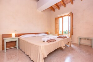 3 soverom, strykejern/-brett, wi-fi (inkludert) og sengetøy