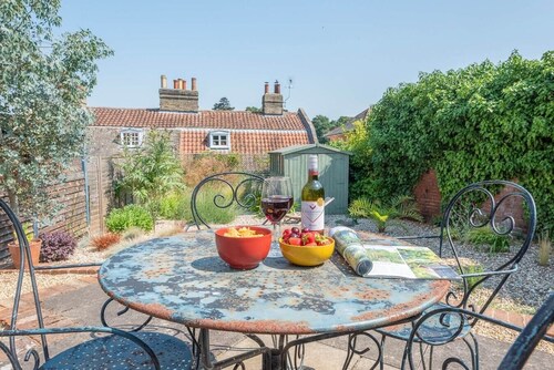 10 Angel Lane - a stylish cottage in Woodbridge