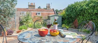 10 Angel Lane - a stylish cottage in Woodbridge