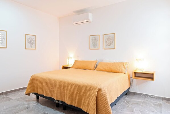 1 dormitorio, tabla de planchar con plancha, wifi gratis y ropa de cama