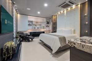 12 camere