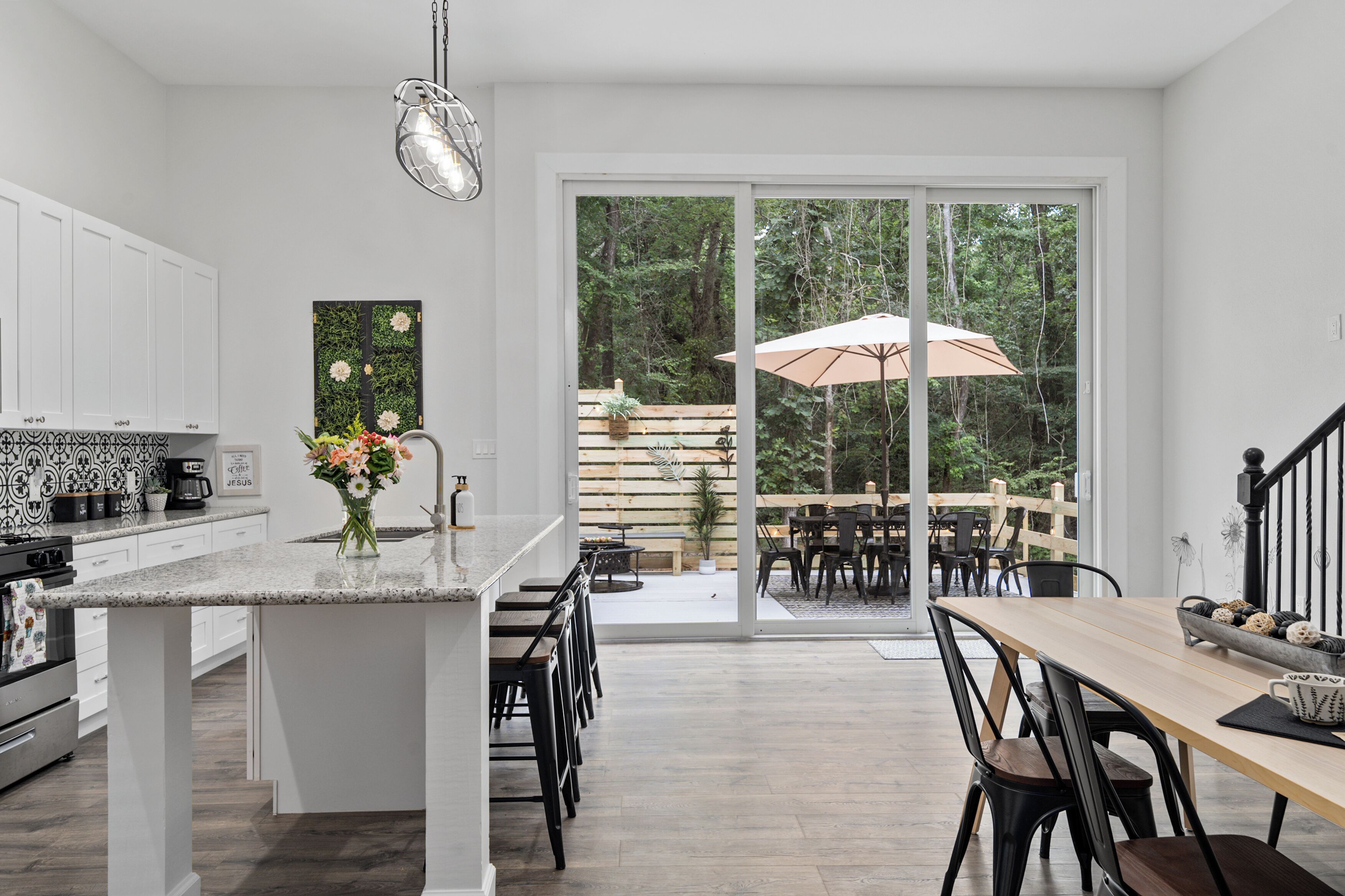 Mikroaaltouuni, uuni, liesi, astianpesukone