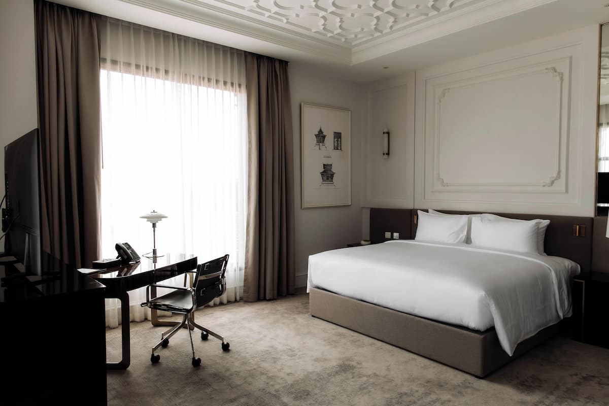 1 bedroom, premium bedding, in-room safe, desk