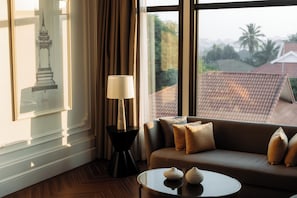 1 bedroom, premium bedding, in-room safe, desk