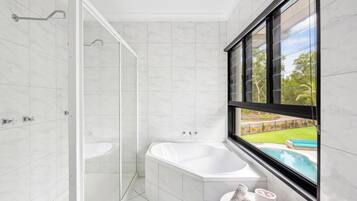 Towels, soap, shampoo, toilet paper