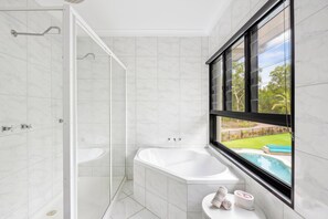 Towels, soap, shampoo, toilet paper